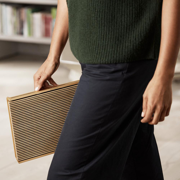 展示品につき10%OFF】Beosound Level Gold Tone Alu/Light Oak