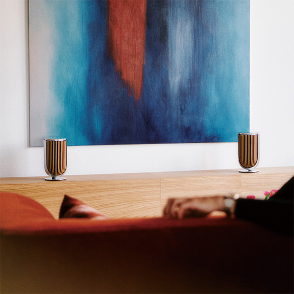 Beolab 8 Natural Aluminium / Oak Cover / Table Stand | TOMIYA